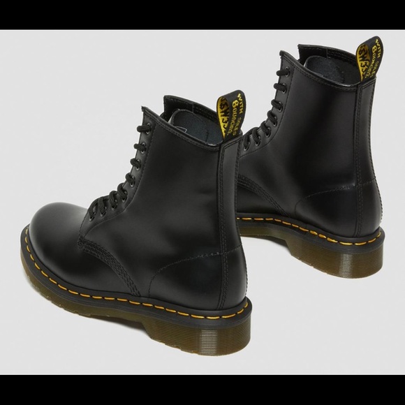 BRAND NEW DR. MARTENS 1460 BLACK BOOTS - Picture 2 of 4